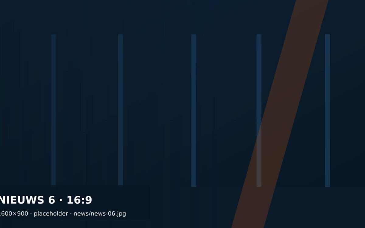 [ALT] Atleet bekijkt runs op een tablet met de trainer